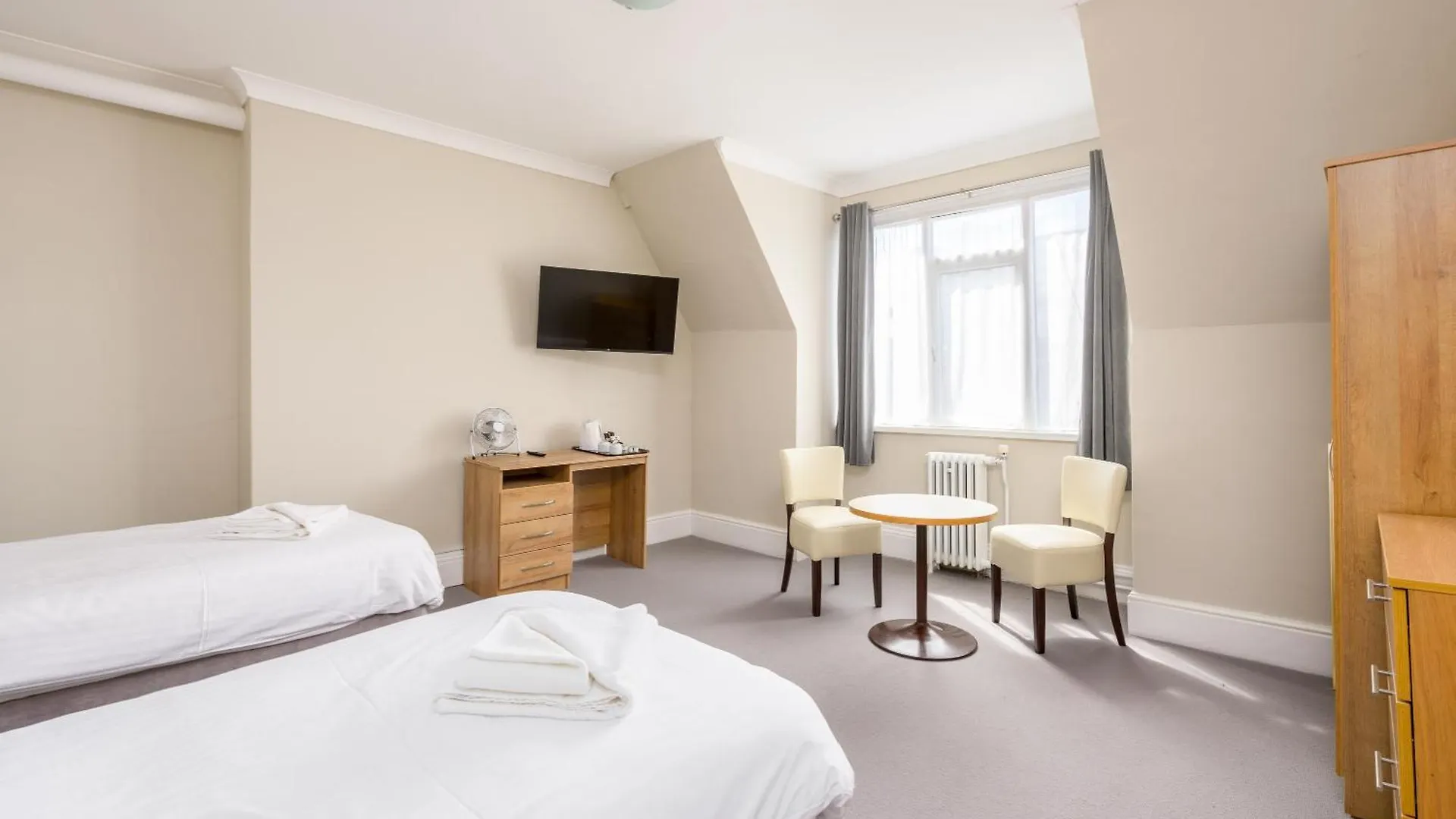 Bournemouth Sands Hotel Великобритания